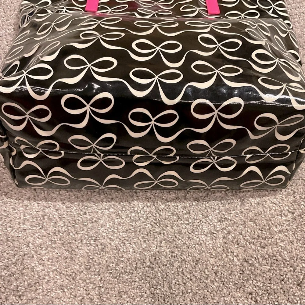 Kate Spade Tote, patent Leather, black & white bow ties w/pink straps, Authentic